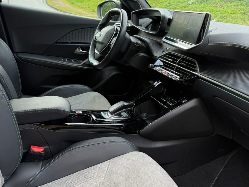 Peugeot e-2008